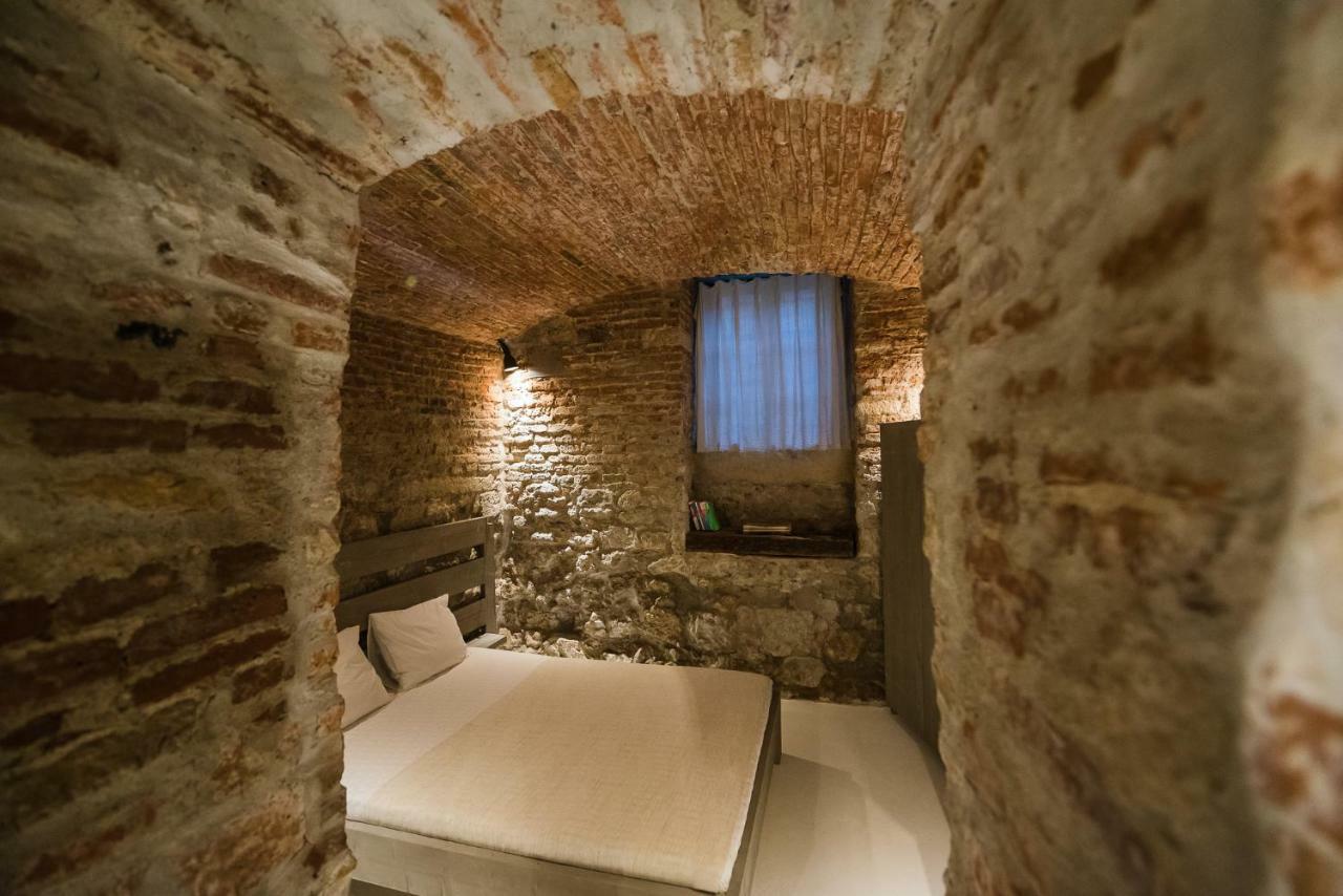 Old Central Apartment Cluj-Napoca Ngoại thất bức ảnh
